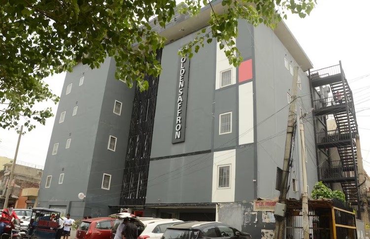 Qotel Comfort Golden Saffron Punjabi Bagh,West Delhi,3 star