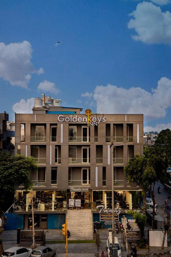 Golden Keys Inn,Ashok Vihar,3 star